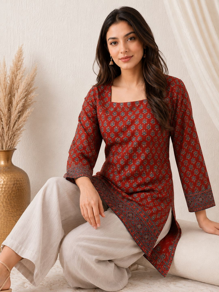Naqsh Noor Top