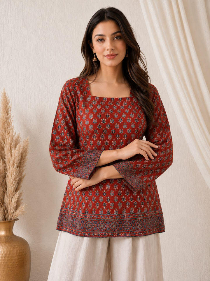 Naqsh Noor Top