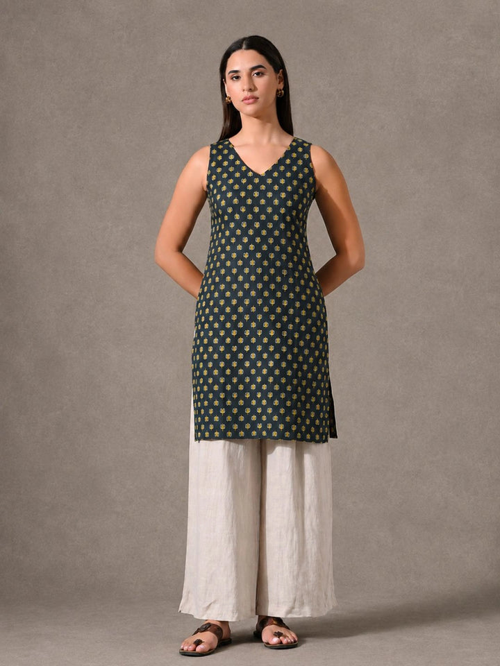 Urvi Kurta