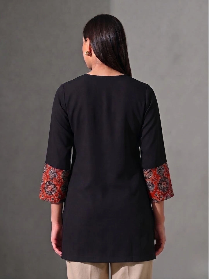 Syaahi Chitra Kurti