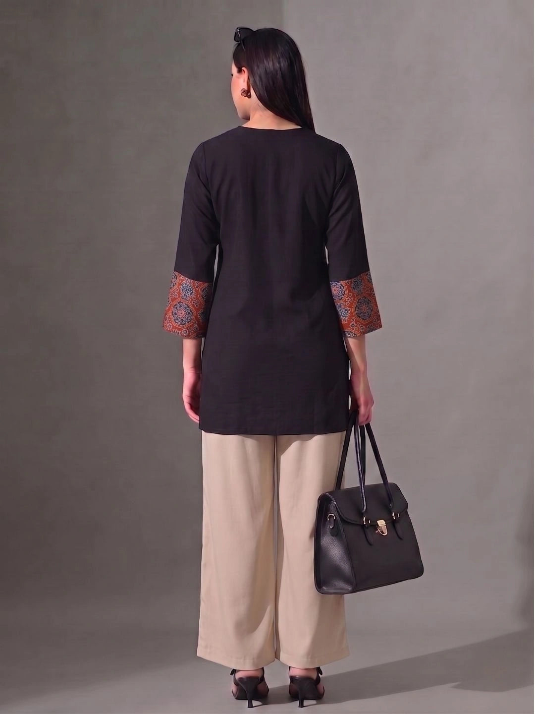 Syaahi Chitra Kurti