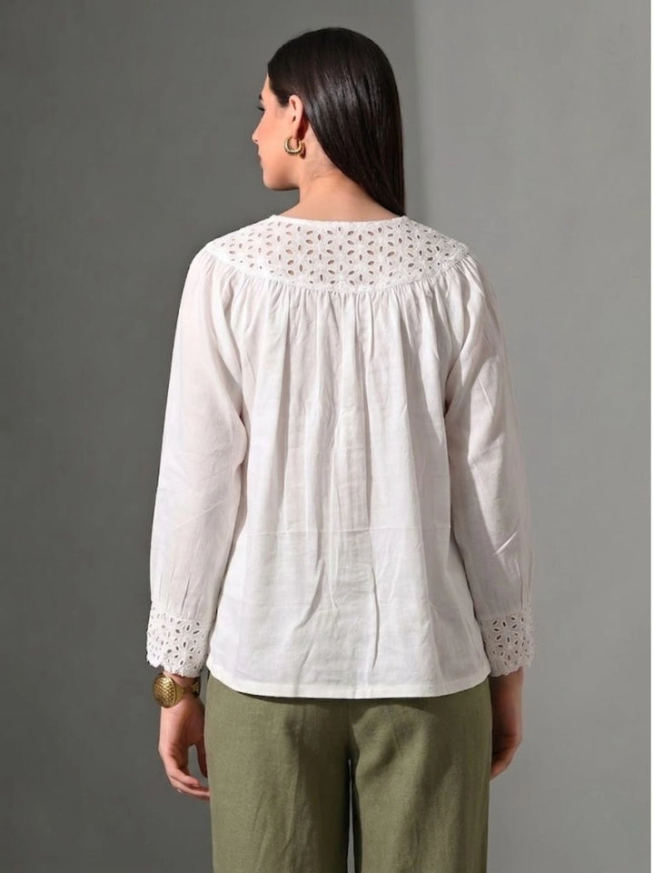 Safed Sitara Kurti