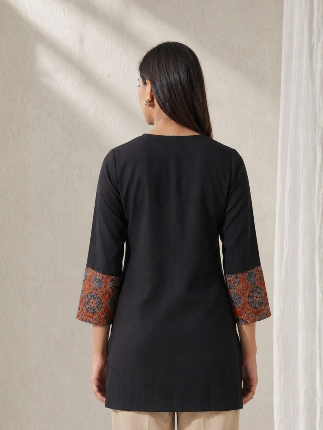 Syaahi Chitra Kurti