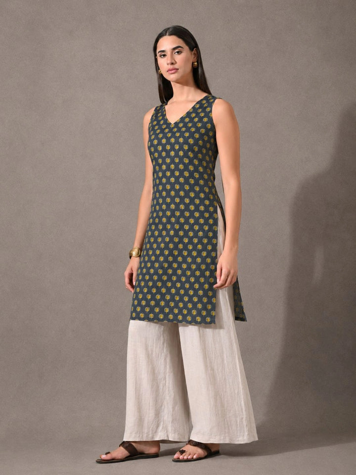 Urvi Kurta