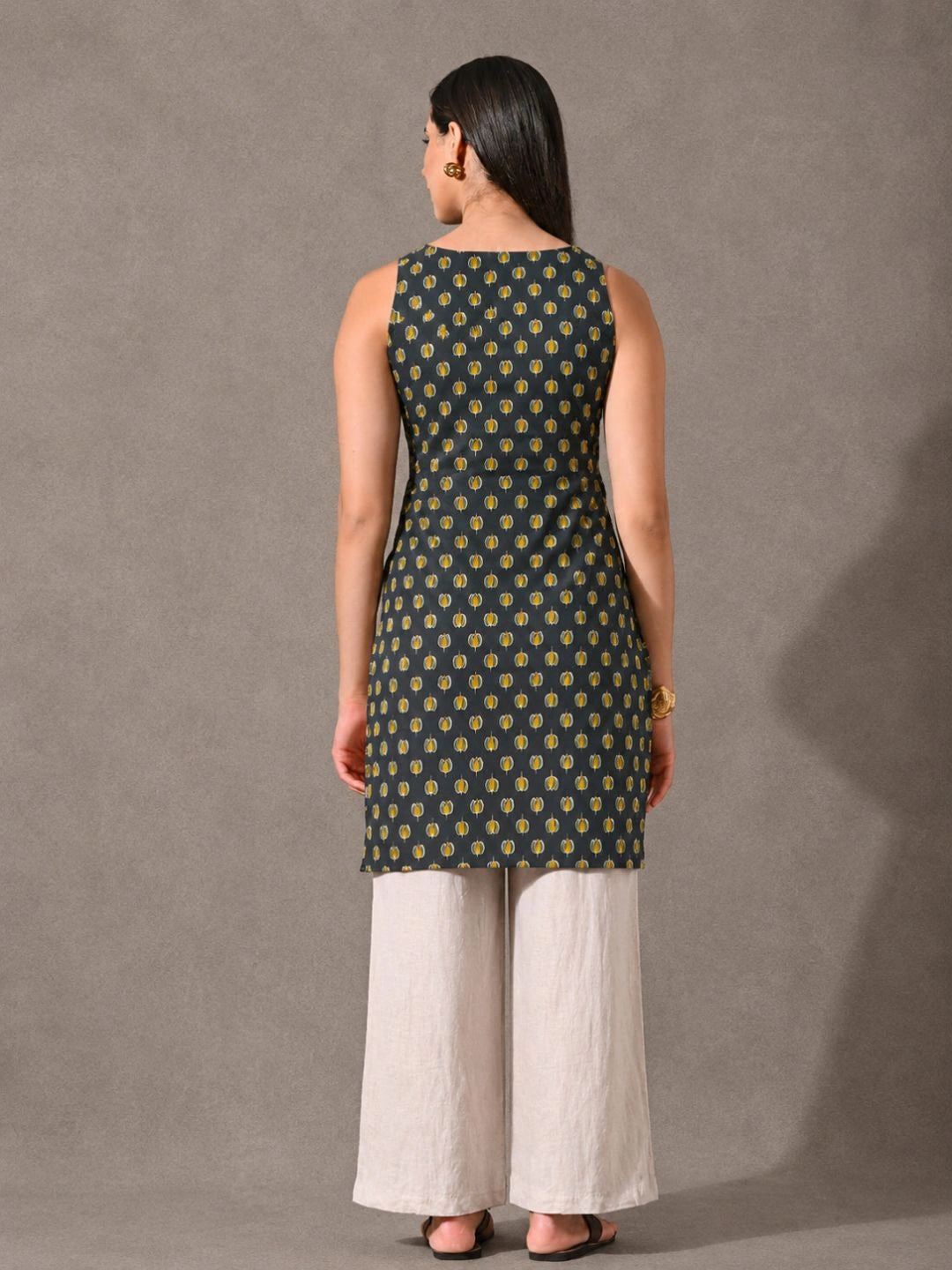 Urvi Kurta