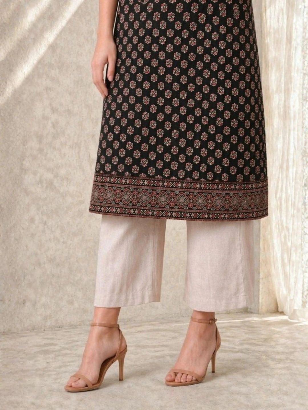Avira Black Kurta