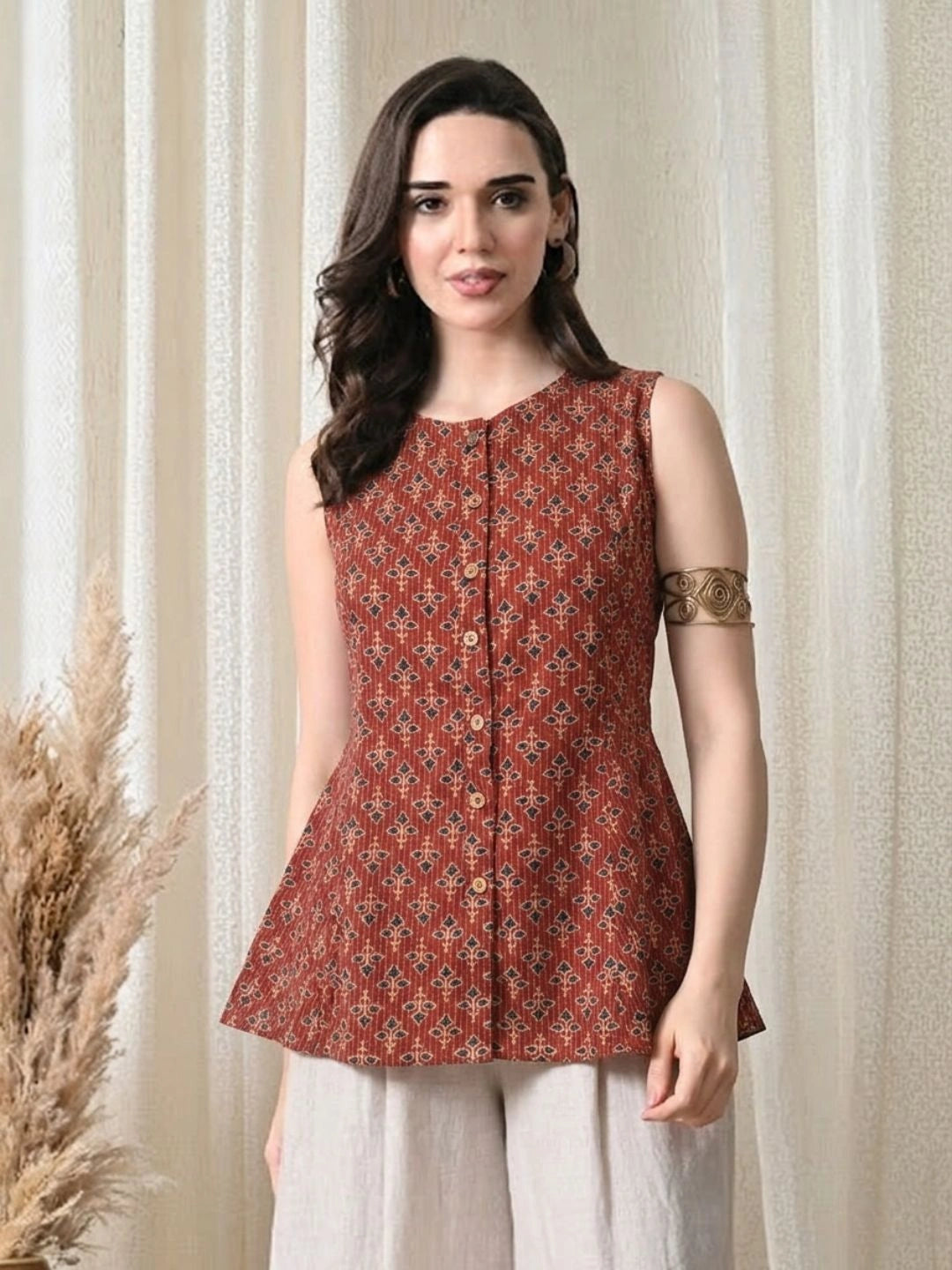 Riyana Noir Top