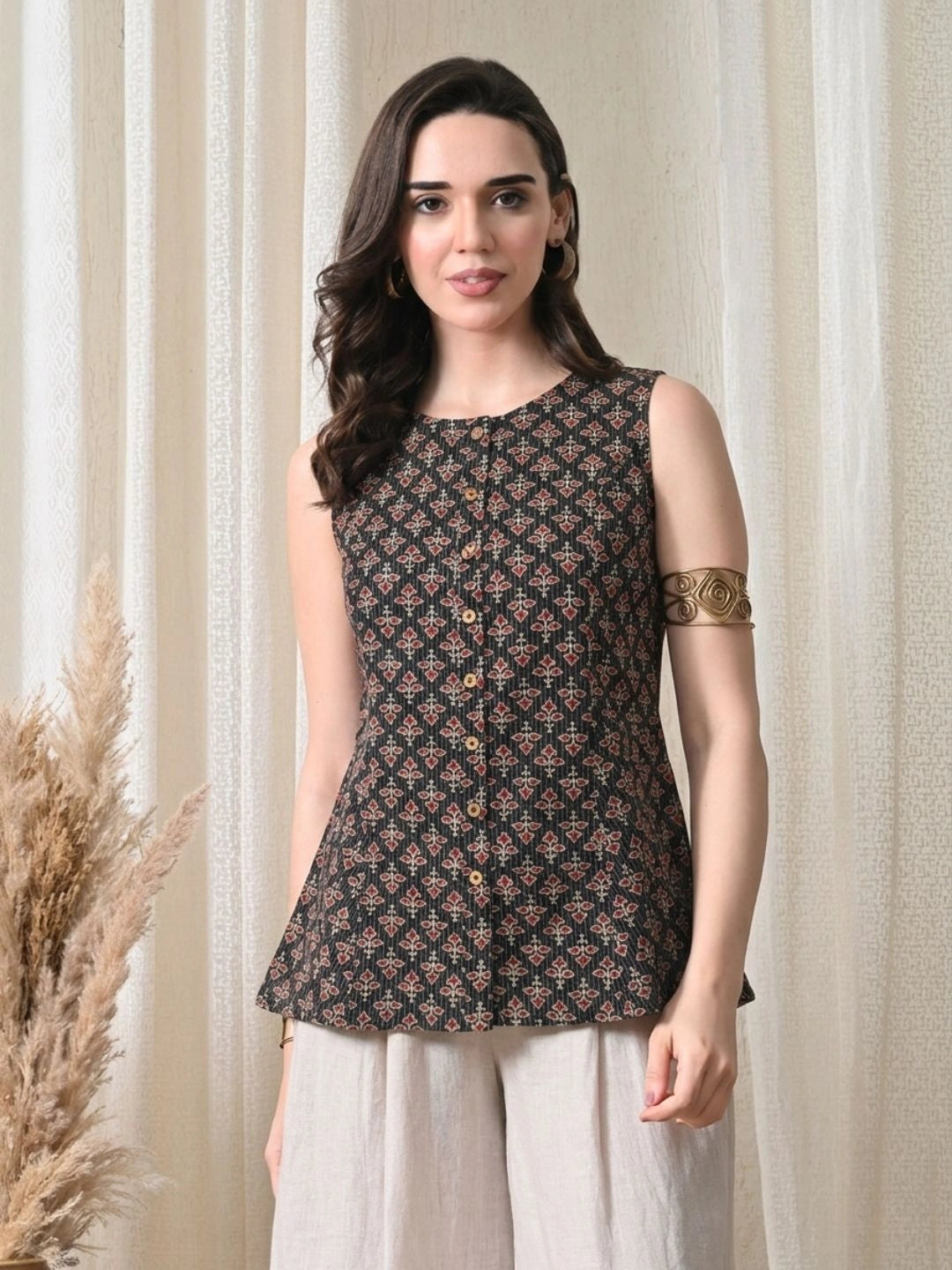 Anvika Noir Top