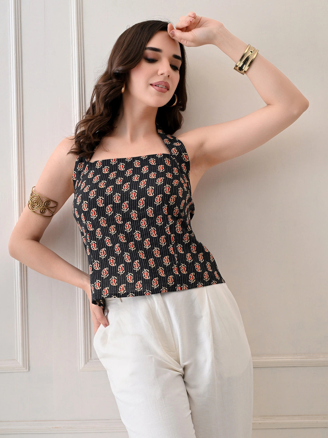 Kumud Top