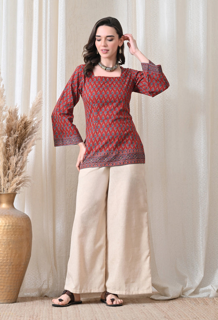 Naqsh Noor Top