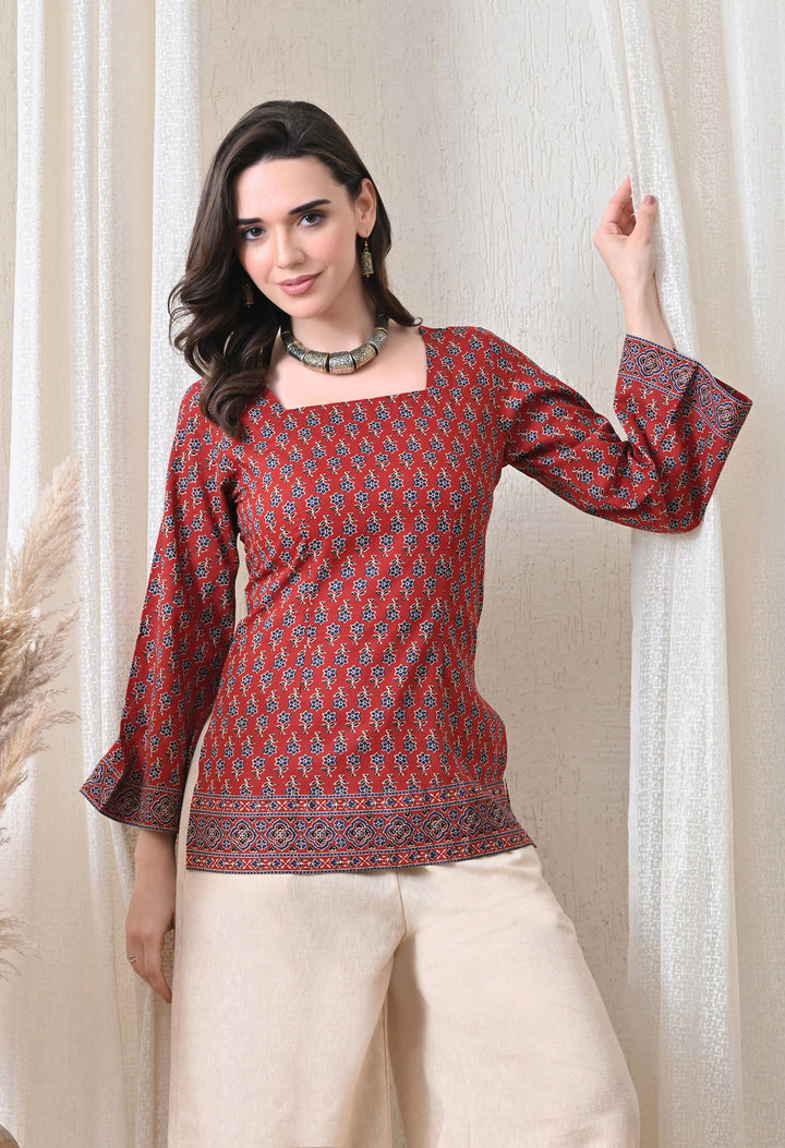 Naqsh Noor Top