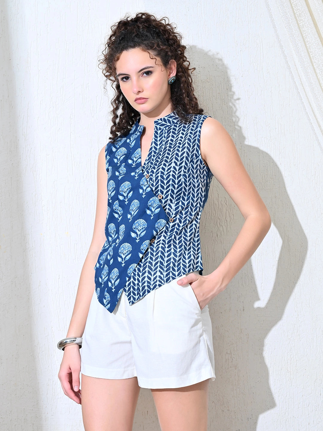 Neelam Vest