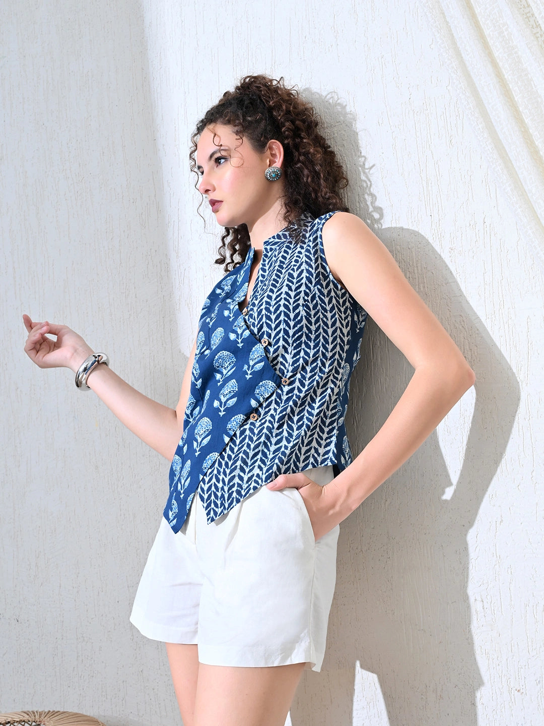 Neelam Vest
