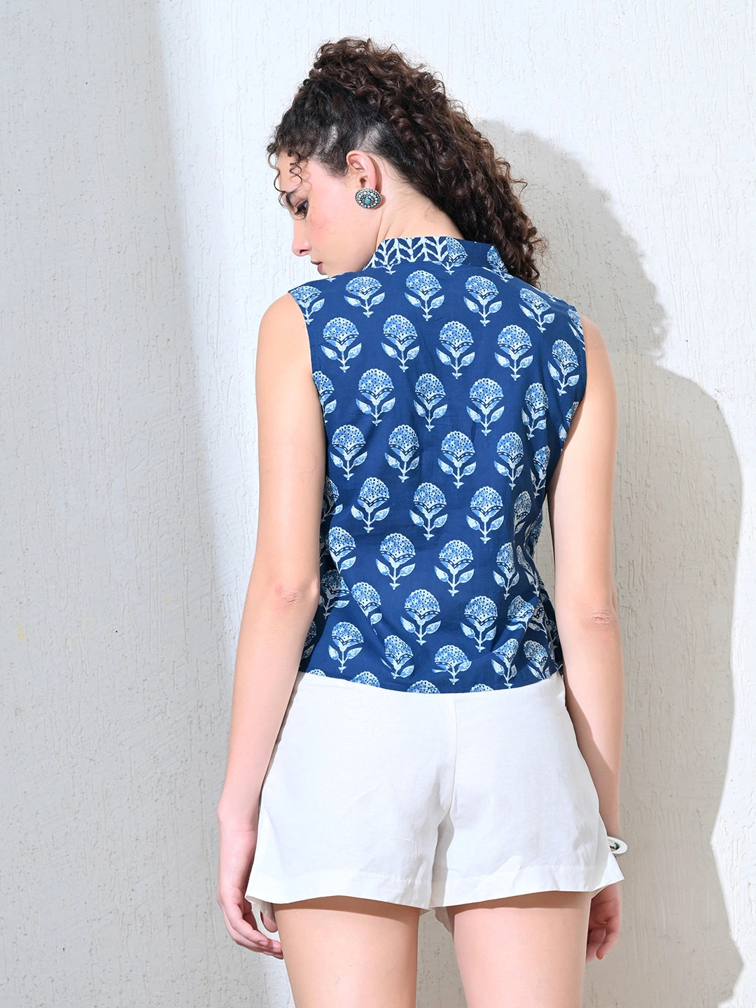 Neelam Vest