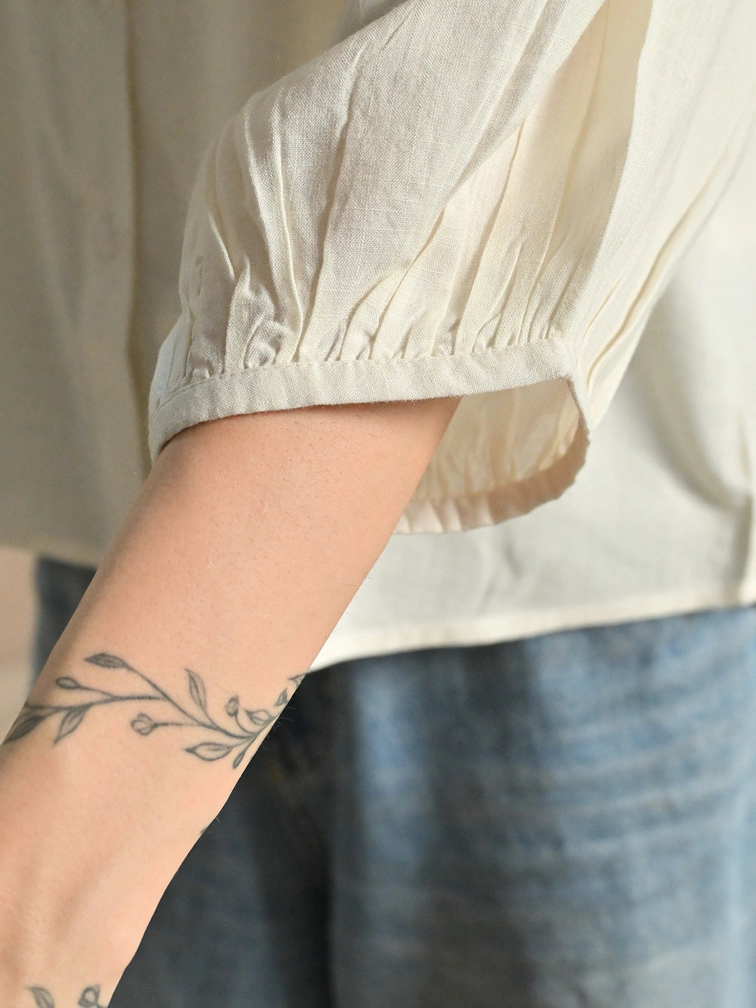 Bare Cream Raglan Shirt