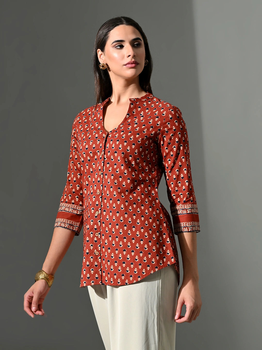 Aruna Kusum Kurti