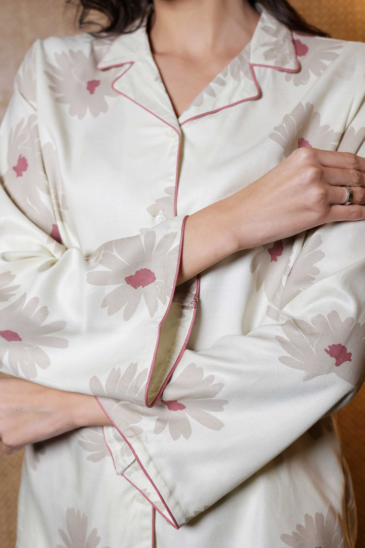 Off White Floral Elegance Sleepwear